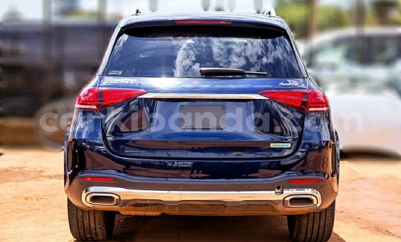 Gura Yakoze Mercedes‒Benz GLE Blue Imodoka i Kampala mu Uganda Gura Yakoze Mercedes‒Benz GLE Blue Imodoka i Kampala mu Uganda