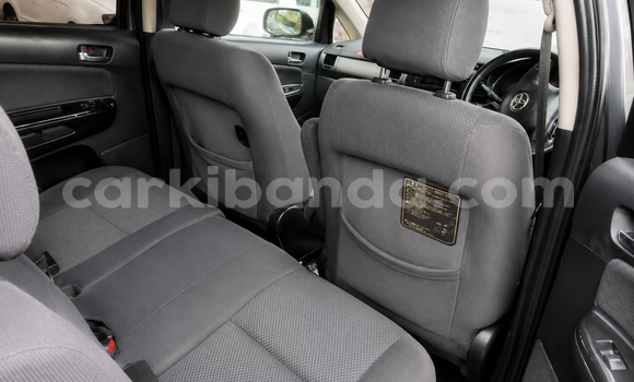 Gura Yakoze Toyota Wish Other Imodoka i Kampala mu Uganda Gura Yakoze Toyota Wish Other Imodoka i Kampala mu Uganda