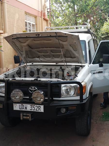 Big with watermark toyota land cruiser uganda kampala 26052
