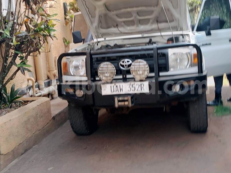 Big with watermark toyota land cruiser uganda kampala 26052