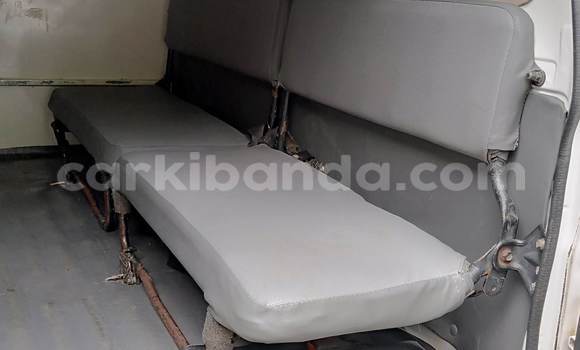 Gura Yakoze Toyota Land Cruiser White Imodoka i Kampala mu Uganda Gura Yakoze Toyota Land Cruiser White Imodoka i Kampala mu Uganda