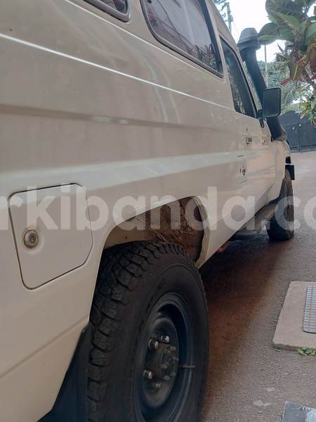 Big with watermark toyota land cruiser uganda kampala 26052
