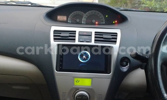 Gura Yakoze Toyota Belta Silver Imodoka i Kampala mu Uganda