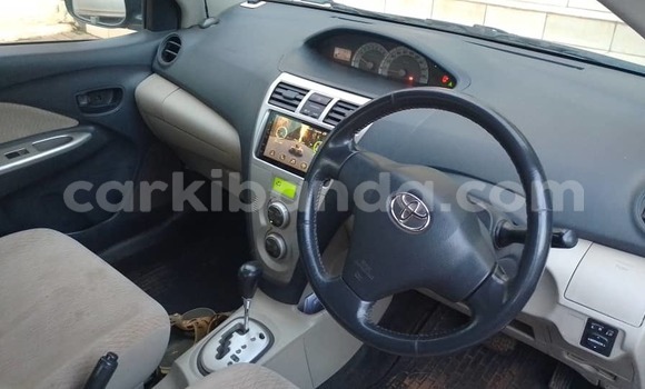 Gura Yakoze Toyota Belta Silver Imodoka i Kampala mu Uganda Gura Yakoze Toyota Belta Silver Imodoka i Kampala mu Uganda