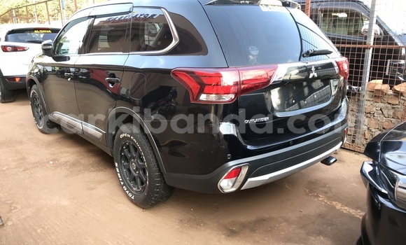 Nunua Imported Mitsubishi Outlander Nyeusi Gari ndani ya Kampala nchini Uganda Nunua Imported Mitsubishi Outlander Nyeusi Gari ndani ya Kampala nchini Uganda