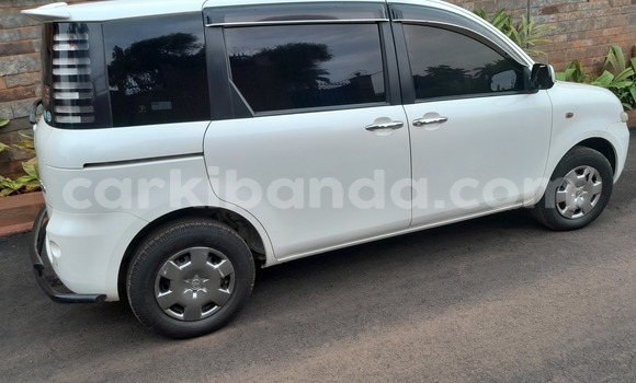 Acheter Occasion Voiture Toyota Sienta Blanc à Kalangala, Central Acheter Occasion Voiture Toyota Sienta Blanc à Kalangala, Central