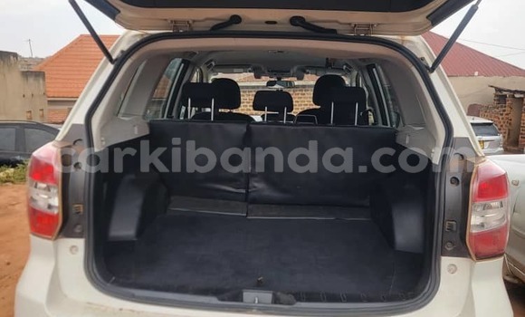 Gura Yakoze Subaru Forester White Imodoka i Kampala mu Uganda Gura Yakoze Subaru Forester White Imodoka i Kampala mu Uganda
