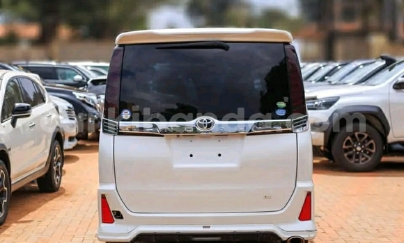 Buy Used Toyota Noah White Car in Kampala in Uganda Buy Used Toyota Noah White Car in Kampala in Uganda