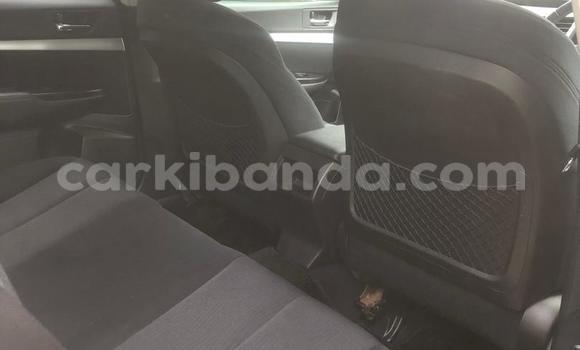 Gura Nshya Subaru Outback White Imodoka i Kampala mu Uganda Gura Nshya Subaru Outback White Imodoka i Kampala mu Uganda