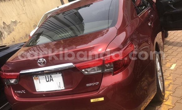 Gura Nshya Toyota Mark X Red Imodoka i Kampala mu Uganda Gura Nshya Toyota Mark X Red Imodoka i Kampala mu Uganda
