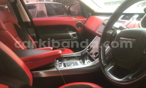 Nunua Mpya Range Rover Range Rover Nyeusi Gari ndani ya Kampala nchini Uganda Nunua Mpya Range Rover Range Rover Nyeusi Gari ndani ya Kampala nchini Uganda