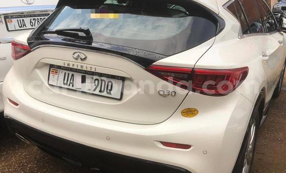 Nunua Mpya Infiniti Q30 Nyeupe Gari ndani ya Kampala nchini Uganda Nunua Mpya Infiniti Q30 Nyeupe Gari ndani ya Kampala nchini Uganda