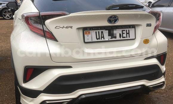 Nunua Mpya Toyota C-HR Nyeupe Gari ndani ya Kampala nchini Uganda Nunua Mpya Toyota C-HR Nyeupe Gari ndani ya Kampala nchini Uganda