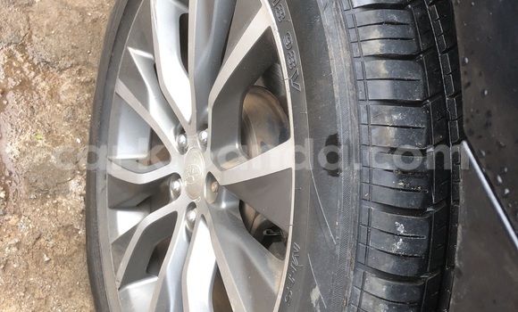 Gura Nshya Subaru Outback Black Imodoka i Kampala mu Uganda Gura Nshya Subaru Outback Black Imodoka i Kampala mu Uganda
