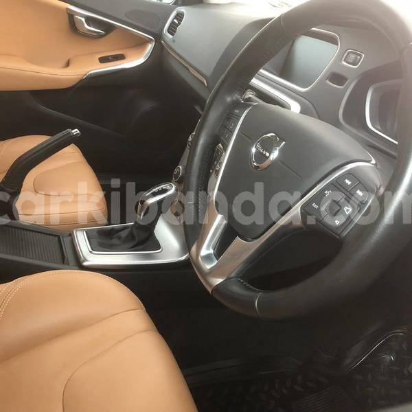 Big with watermark volvo v40 uganda kampala 26104