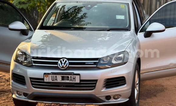 Nunua Mpya Volkswagen Touareg Fedha Gari ndani ya Kampala nchini Uganda Nunua Mpya Volkswagen Touareg Fedha Gari ndani ya Kampala nchini Uganda