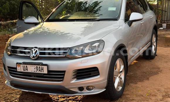 Nunua Mpya Volkswagen Touareg Fedha Gari ndani ya Kampala nchini Uganda Nunua Mpya Volkswagen Touareg Fedha Gari ndani ya Kampala nchini Uganda