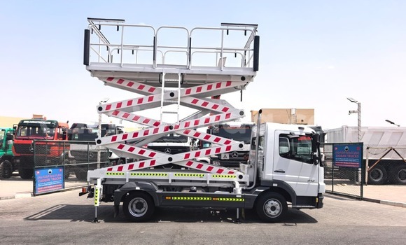 Gura Imported Mercedes‒Benz 812 White Ikamyo i Import - Dubai mu Uganda Gura Imported Mercedes‒Benz 812 White Ikamyo i Import - Dubai mu Uganda