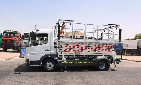 Gura Imported Mercedes‒Benz 812 White Ikamyo i Import - Dubai mu Uganda Gura Imported Mercedes‒Benz 812 White Ikamyo i Import - Dubai mu Uganda