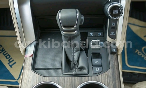 Buy Used Toyota Land Cruiser Beige Car in Kampala in Uganda Buy Used Toyota Land Cruiser Beige Car in Kampala in Uganda
