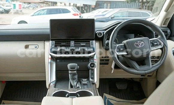 Buy Used Toyota Land Cruiser Beige Car in Kampala in Uganda Buy Used Toyota Land Cruiser Beige Car in Kampala in Uganda