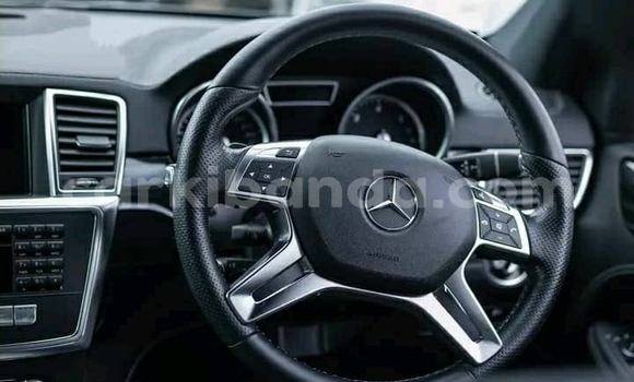 Gura Yakoze Mercedes‒Benz ML–Class Silver Imodoka i Kampala mu Uganda Gura Yakoze Mercedes‒Benz ML–Class Silver Imodoka i Kampala mu Uganda