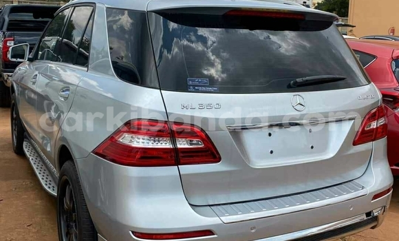 Gura Yakoze Mercedes‒Benz ML–Class Silver Imodoka i Kampala mu Uganda Gura Yakoze Mercedes‒Benz ML–Class Silver Imodoka i Kampala mu Uganda