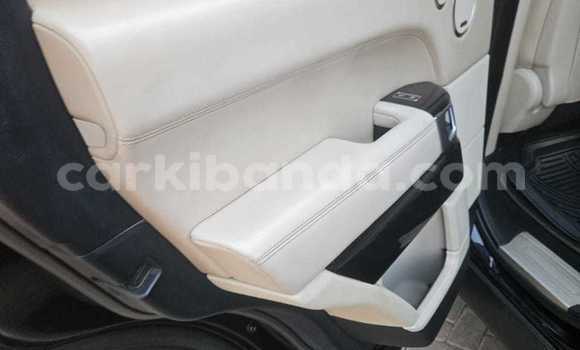 Gura Yakoze Land Rover Range Rover Black Imodoka i Kampala mu Uganda Gura Yakoze Land Rover Range Rover Black Imodoka i Kampala mu Uganda