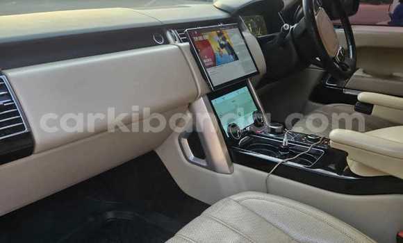 Gura Yakoze Land Rover Range Rover Black Imodoka i Kampala mu Uganda Gura Yakoze Land Rover Range Rover Black Imodoka i Kampala mu Uganda