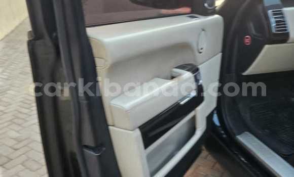 Gura Yakoze Land Rover Range Rover Black Imodoka i Kampala mu Uganda Gura Yakoze Land Rover Range Rover Black Imodoka i Kampala mu Uganda