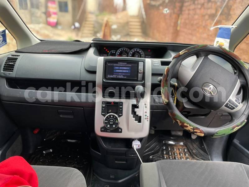 Big with watermark toyota noah uganda kampala 26121