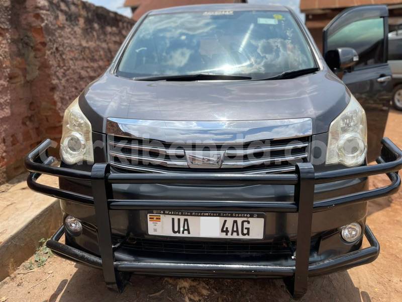 Big with watermark toyota noah uganda kampala 26121