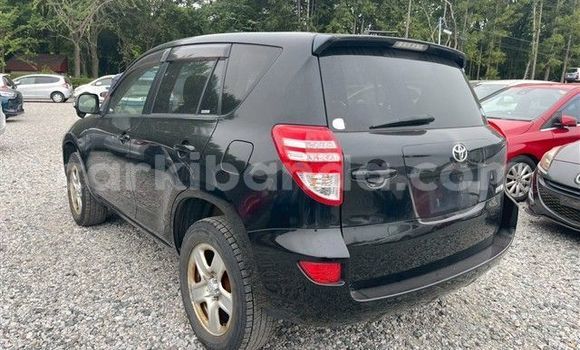 Acheter Import Voiture Toyota RAV4 Noir à Kampala, Ouganda Acheter Import Voiture Toyota RAV4 Noir à Kampala, Ouganda