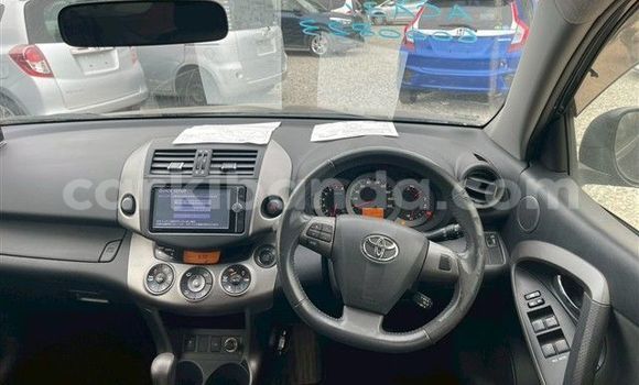Acheter Import Voiture Toyota RAV4 Noir à Kampala, Ouganda Acheter Import Voiture Toyota RAV4 Noir à Kampala, Ouganda