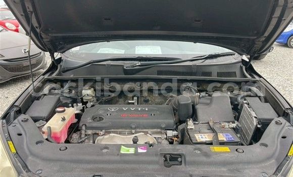 Acheter Import Voiture Toyota RAV4 Noir à Kampala, Ouganda Acheter Import Voiture Toyota RAV4 Noir à Kampala, Ouganda