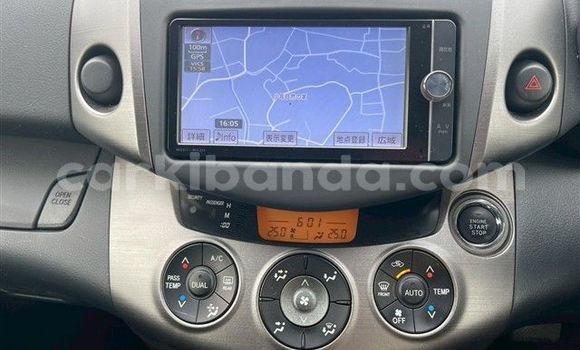 Acheter Import Voiture Toyota RAV4 Noir à Kampala, Ouganda Acheter Import Voiture Toyota RAV4 Noir à Kampala, Ouganda