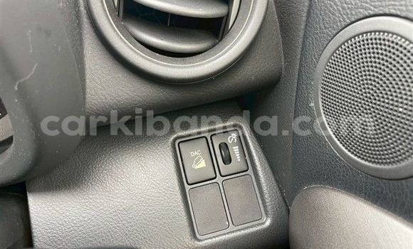 Acheter Import Voiture Toyota RAV4 Noir à Kampala, Ouganda Acheter Import Voiture Toyota RAV4 Noir à Kampala, Ouganda