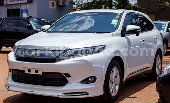 Buy Used Toyota Harrier White Car in Kampala in Uganda