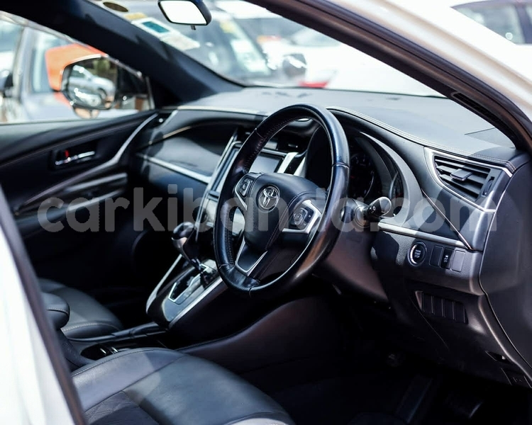 Big with watermark toyota harrier uganda kampala 26125