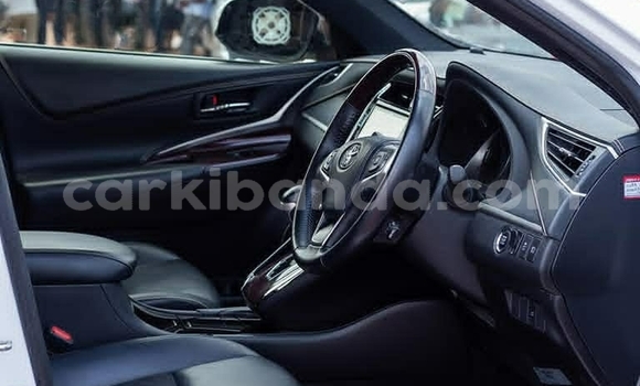 Buy Used Toyota Harrier White Car in Kampala in Uganda Buy Used Toyota Harrier White Car in Kampala in Uganda