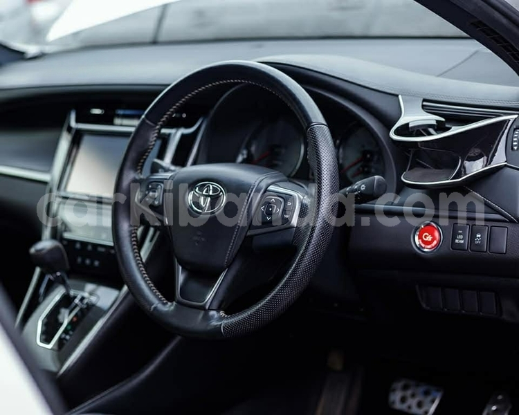 Big with watermark toyota harrier uganda kampala 26127