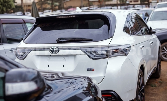 Buy Used Toyota Harrier White Car in Kampala in Uganda Buy Used Toyota Harrier White Car in Kampala in Uganda