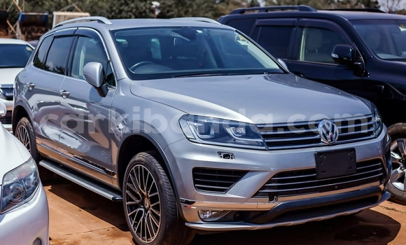Buy Used Volkswagen Touareg Silver Car in Kampala in Uganda Buy Used Volkswagen Touareg Silver Car in Kampala in Uganda