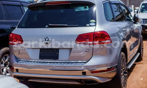 Buy Used Volkswagen Touareg Silver Car in Kampala in Uganda Buy Used Volkswagen Touareg Silver Car in Kampala in Uganda