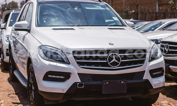 Buy Used Mercedes‒Benz ML–Class White Car in Kampala in Uganda