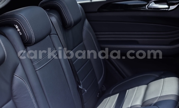 Gura Yakoze Mercedes‒Benz ML–Class Beige Imodoka i Kampala mu Uganda Gura Yakoze Mercedes‒Benz ML–Class Beige Imodoka i Kampala mu Uganda