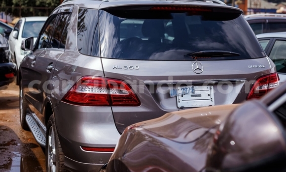 Gura Yakoze Mercedes‒Benz ML–Class Beige Imodoka i Kampala mu Uganda Gura Yakoze Mercedes‒Benz ML–Class Beige Imodoka i Kampala mu Uganda