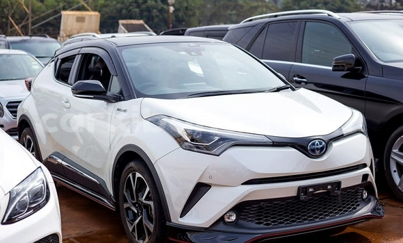 Buy Used Toyota C-HR White Car in Kampala in Uganda Buy Used Toyota C-HR White Car in Kampala in Uganda