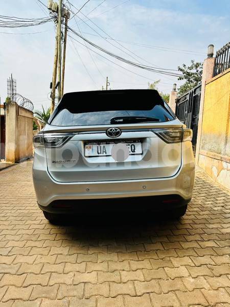 Big with watermark toyota harrier uganda kampala 26170