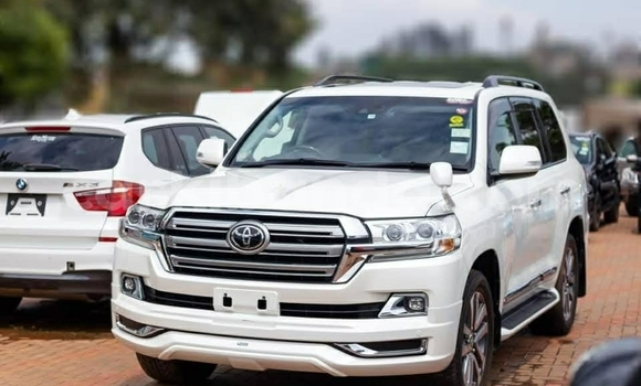 Buy Used Toyota Land Cruiser White Car in Kampala in Uganda